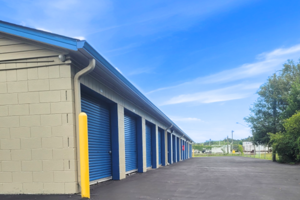 Outdoor self storage with drive-up access in Havelock NC 28532